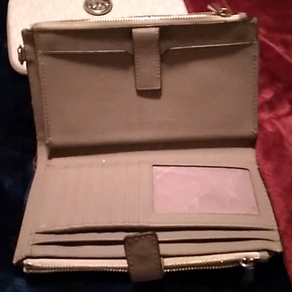 Wallet - Picture 2 of 3